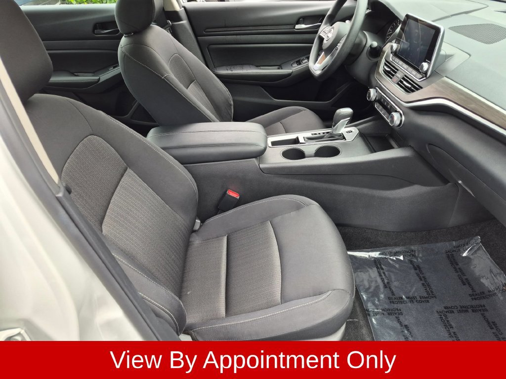 Used 2025 Nissan Altima 2.5 SV FWD image 28