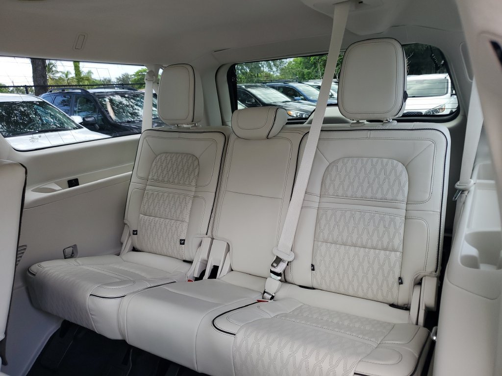 Used 2021 Lincoln Navigator L Black Label AWD/4WD image 12