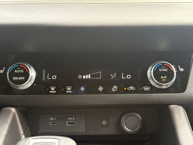 Used 2024 Mitsubishi Outlander AWD image 21