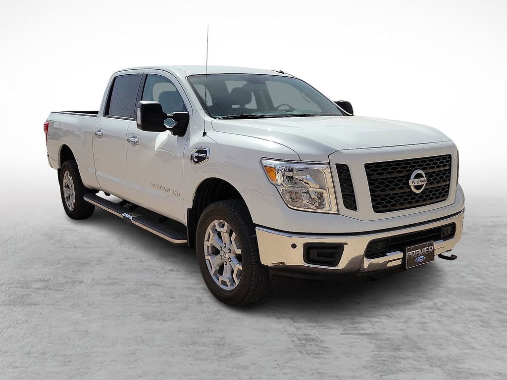 Used 2019 Nissan Titan SV w/ SV Convenience Package image 1