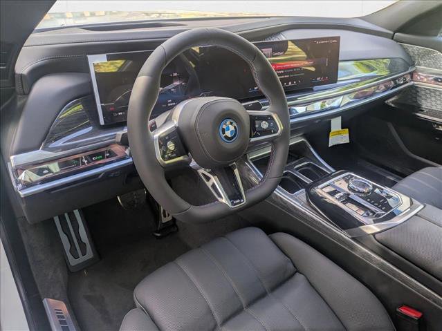 New 2026 BMW i7 M70 w/ Executive Package image 3