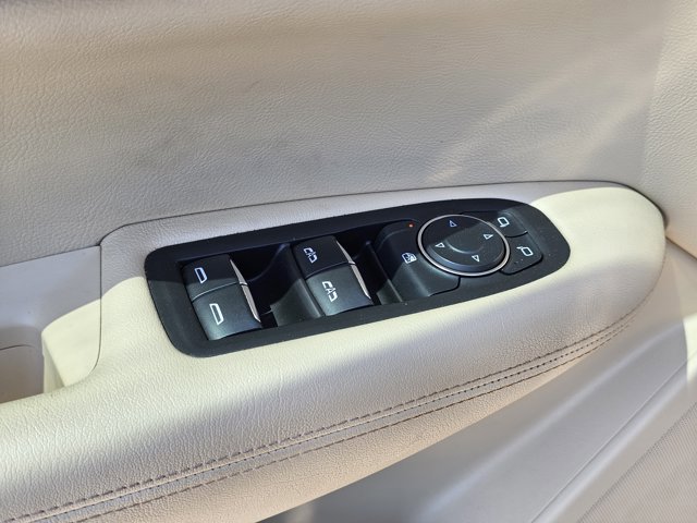 Used 2019 Cadillac XT5 FWD image 15