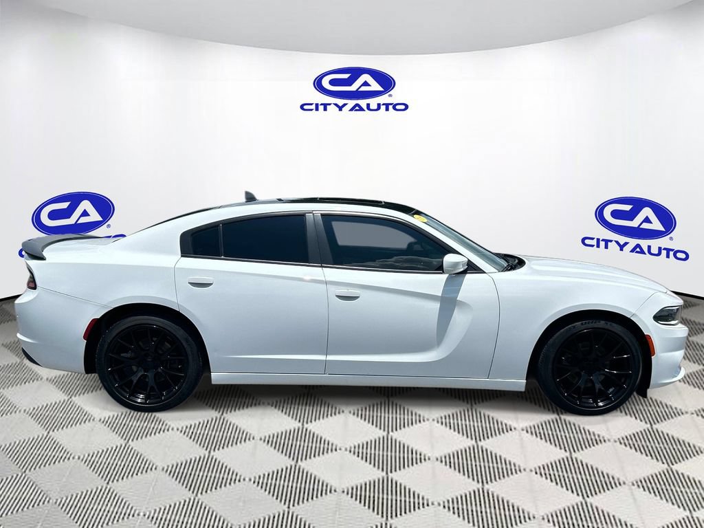 Used 2018 Dodge Charger SXT Plus w/ Quick Order Package 29J RWD image 2