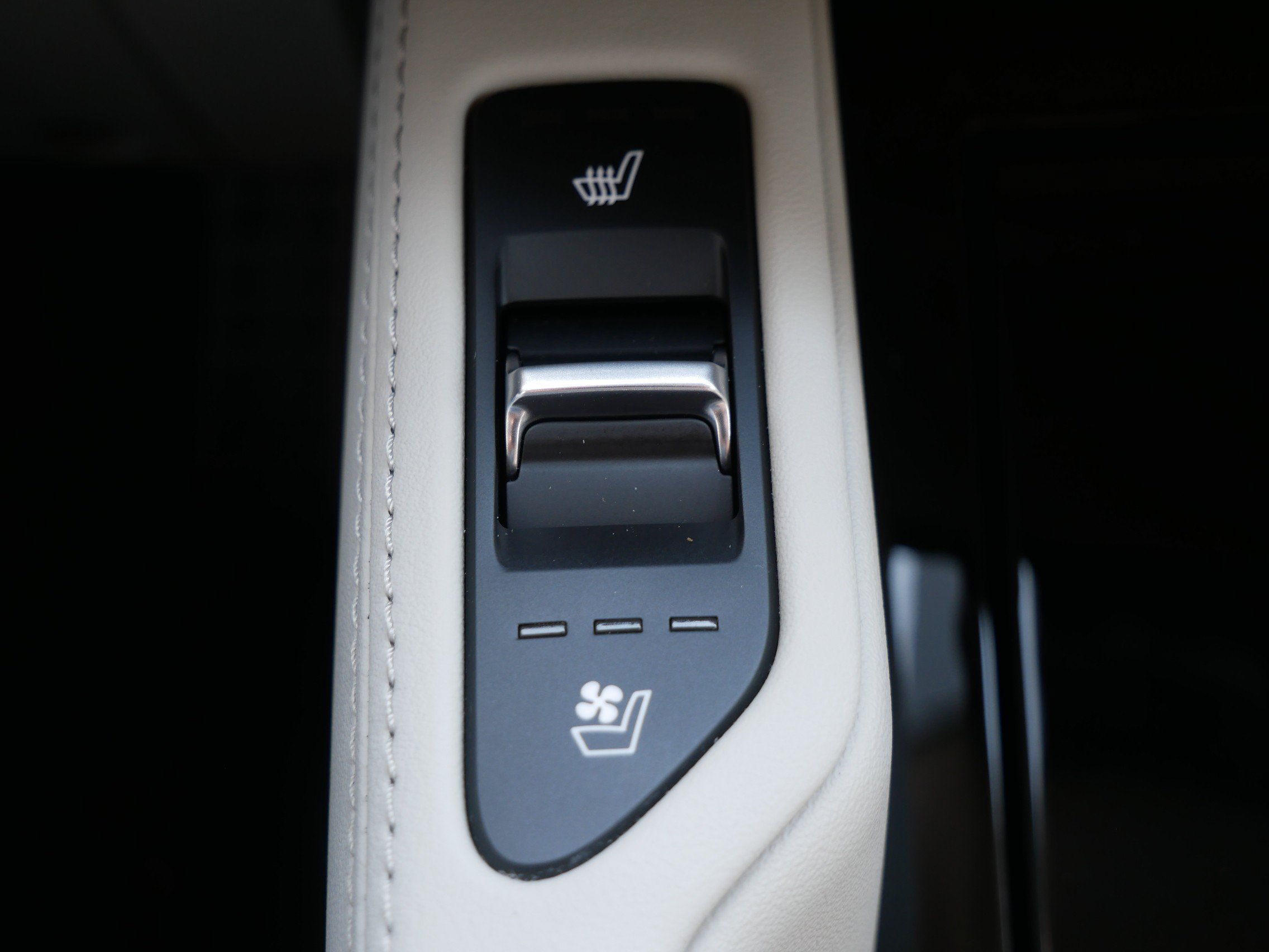 Used 2024 Kia Telluride SX Prestige w/ Towing Package AWD/4WD image 21