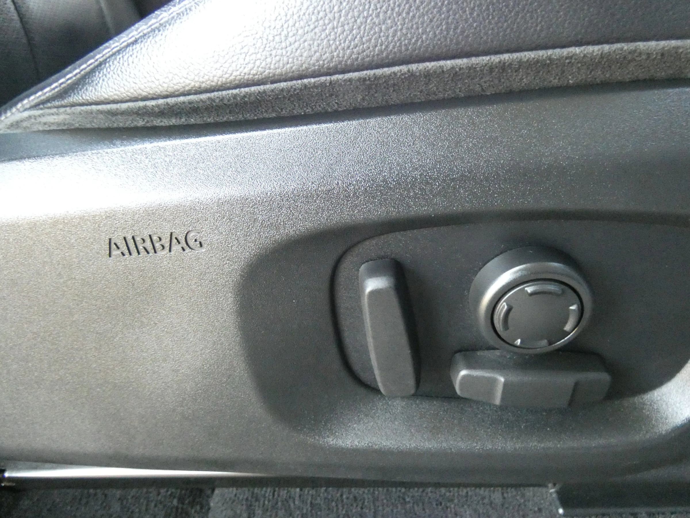 Used 2018 Land Rover Range Rover Evoque SE Dynamic image 31