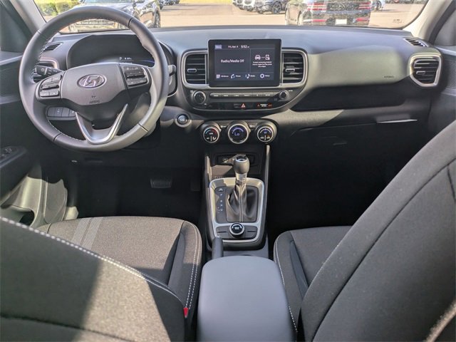 Certified 2025 Hyundai Venue SEL image 5