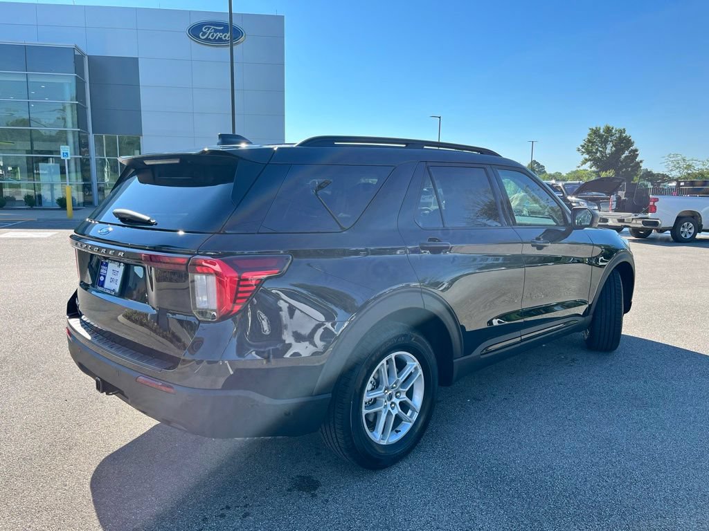 New 2026 Ford Explorer Active RWD image 5