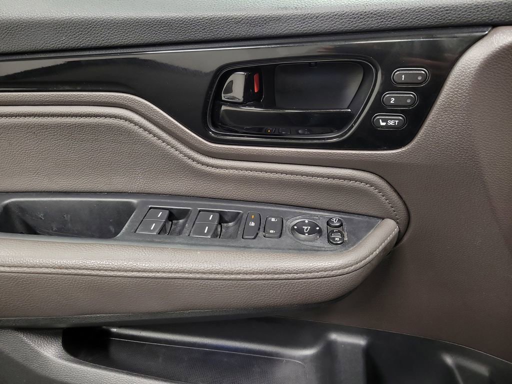 Used 2023 Honda Odyssey Elite image 18