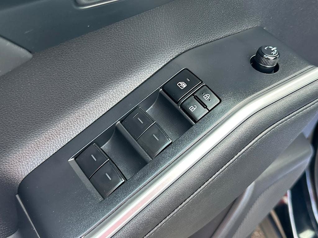 Certified 2023 Toyota Highlander XLE AWD/4WD image 17