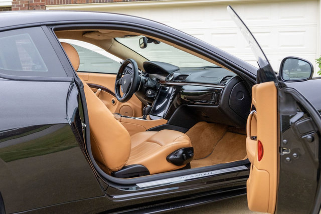 Used 2011 Maserati GranTurismo S RWD image 34