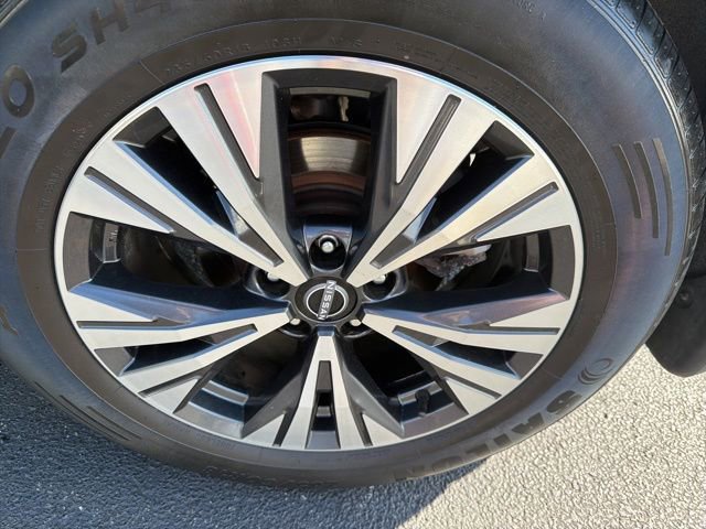 Used 2023 Nissan Rogue SV image 27