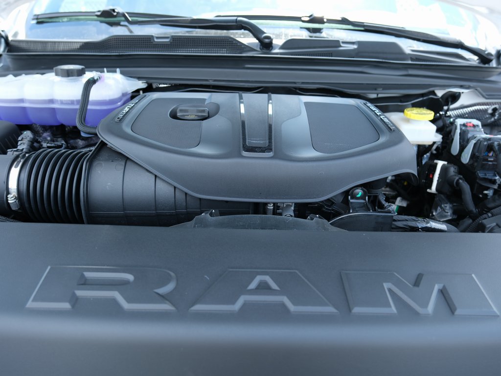 New 2026 RAM 1500 Laramie AWD/4WD image 37