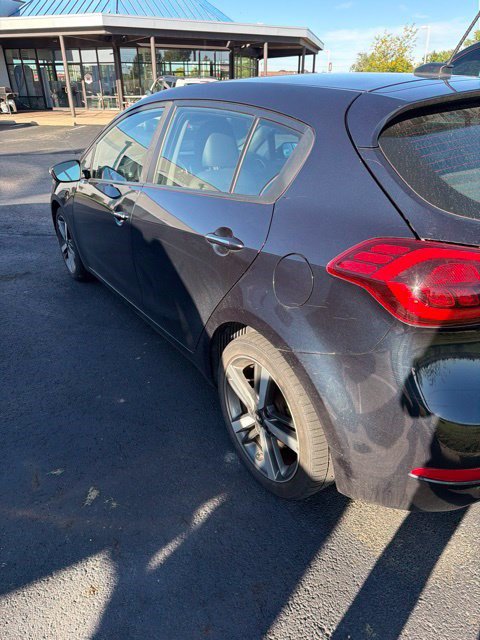 Used 2017 Kia Forte EX FWD image 4