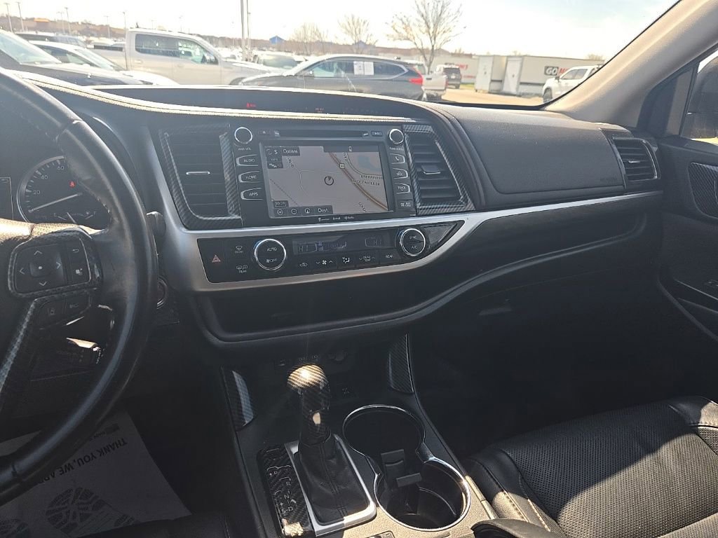 Used 2018 Toyota Highlander Limited image 27