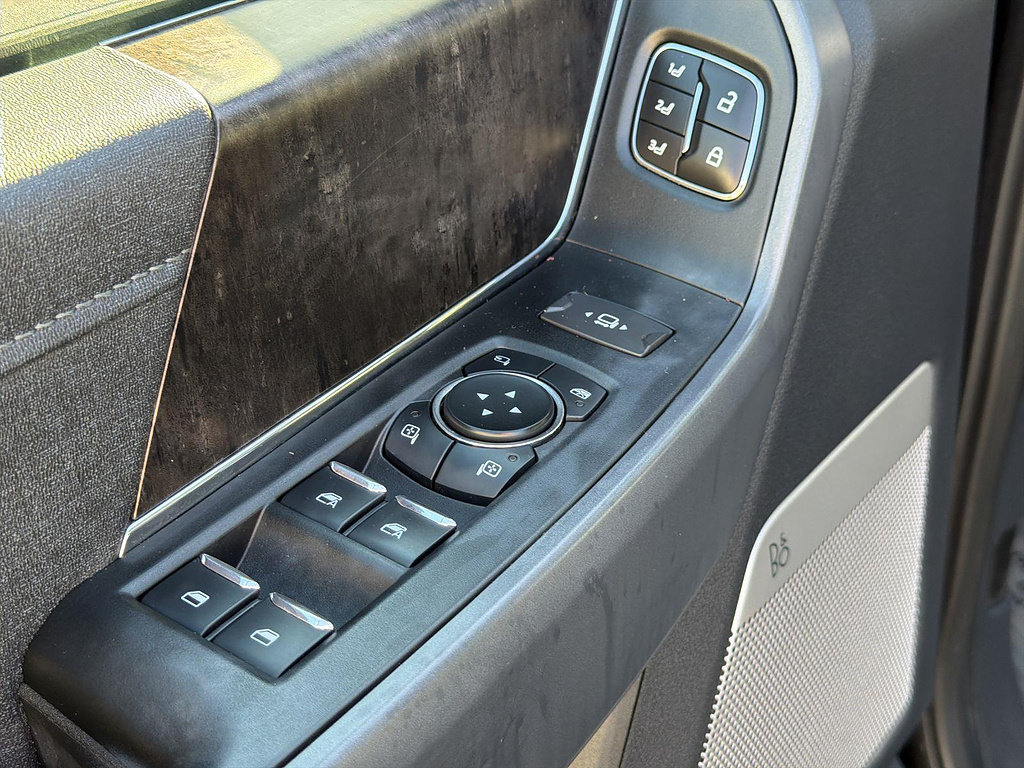 Used 2023 Ford F350 Lariat w/ Sport Appearance Package AWD/4WD image 22