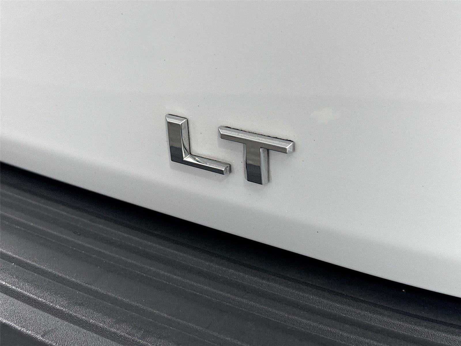 Used 2022 Chevrolet Tahoe LT w/ Luxury Package RWD image 15