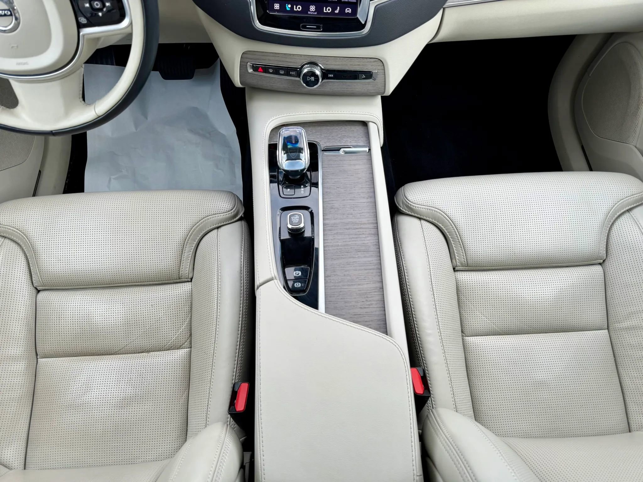 Used 2023 Volvo XC90 B6 Ultimate AWD/4WD image 28