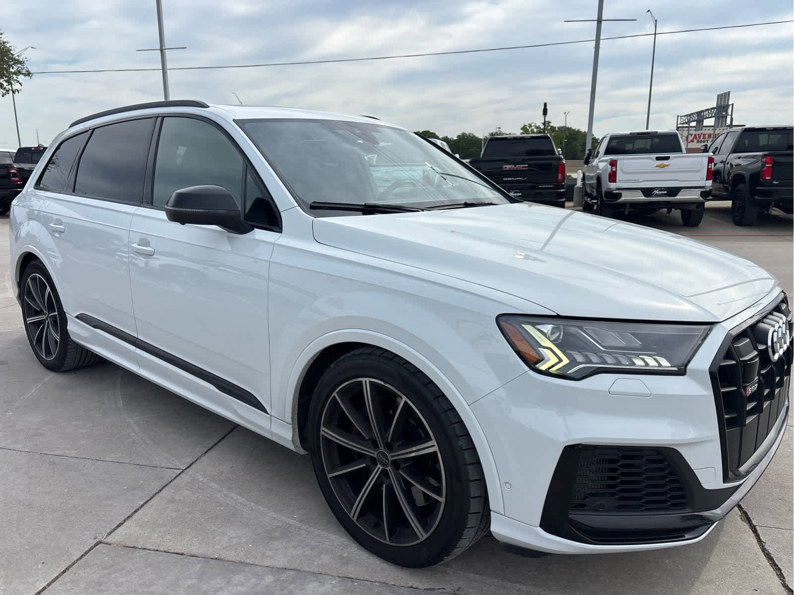 Used 2020 Audi SQ7 Premium Plus w/ S Executive Package AWD/4WD image 5