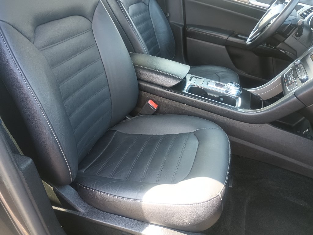 Used 2017 Ford Fusion SE w/ Fusion SE Technology Package FWD image 34