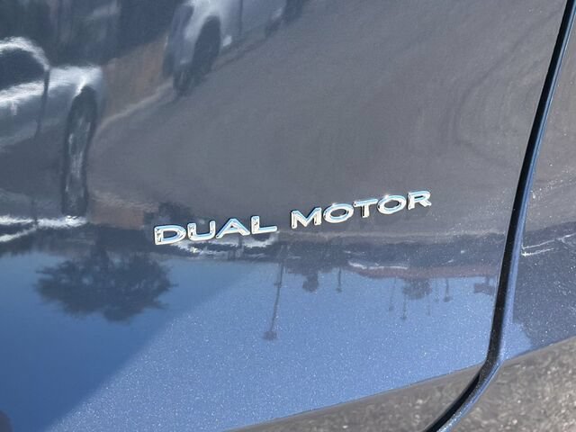Used 2023 Tesla Model Y Long Range AWD/4WD image 35