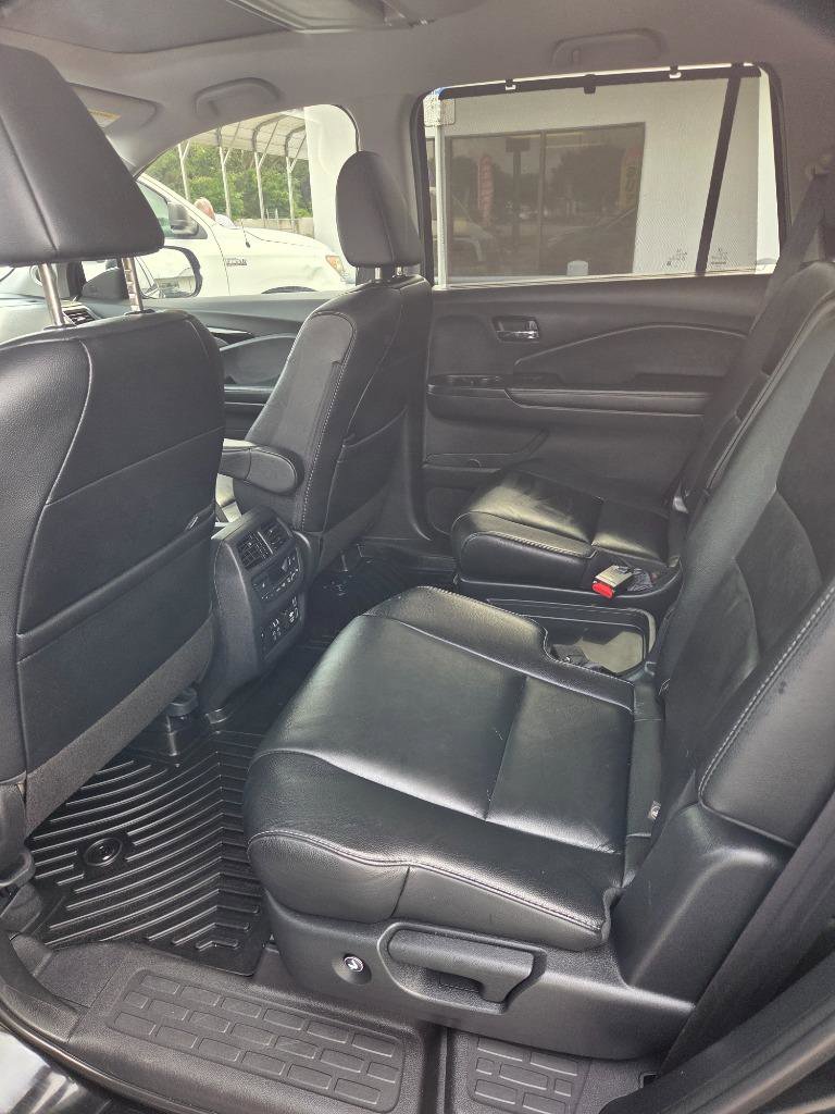 Used 2019 Honda Pilot Touring image 12