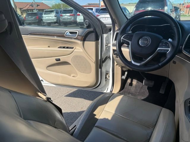 Used 2017 Jeep Grand Cherokee Limited AWD/4WD image 19