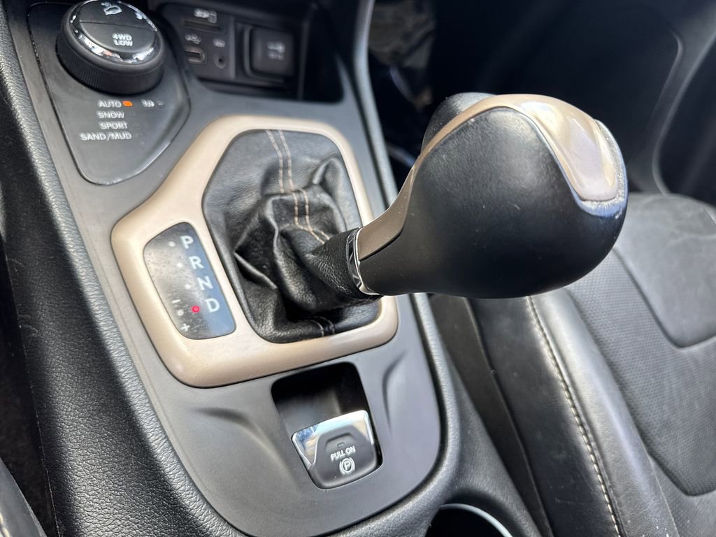 Used 2014 Jeep Cherokee Limited w/ Technology Group image 33