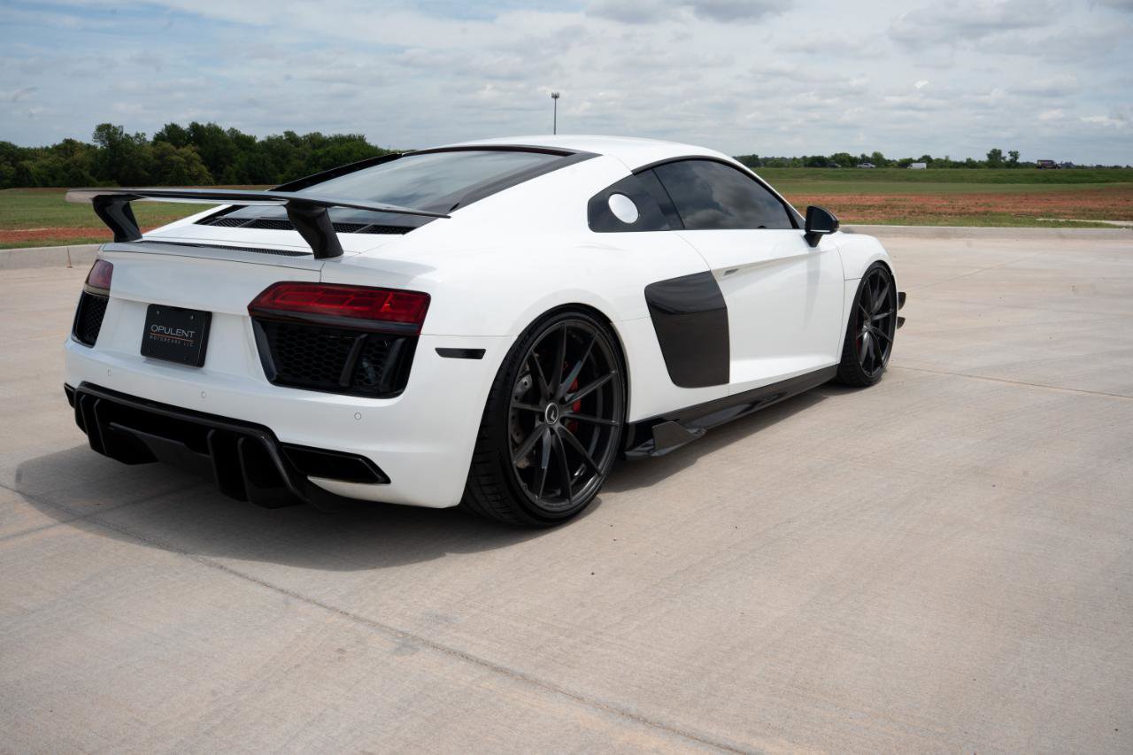 Used 2018 Audi R8 V10 RWD image 5
