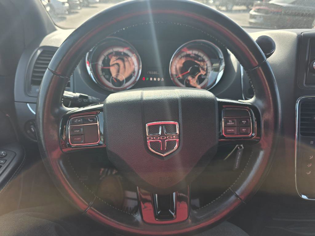 Used 2015 Dodge Grand Caravan SE image 13
