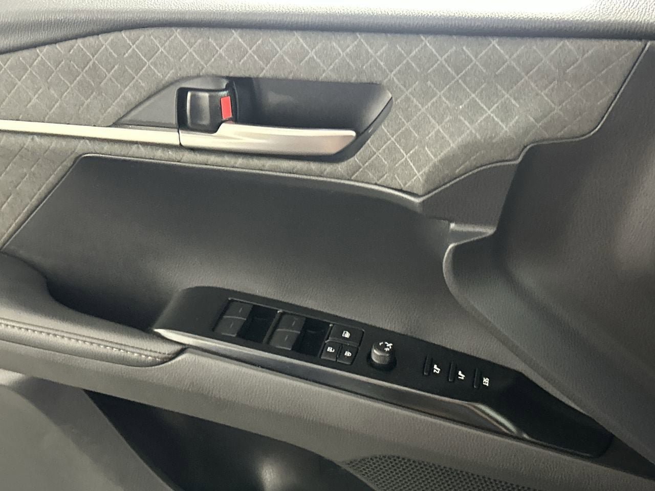 Used 2025 Toyota Camry XLE w/ Premium Plus Package FWD image 20
