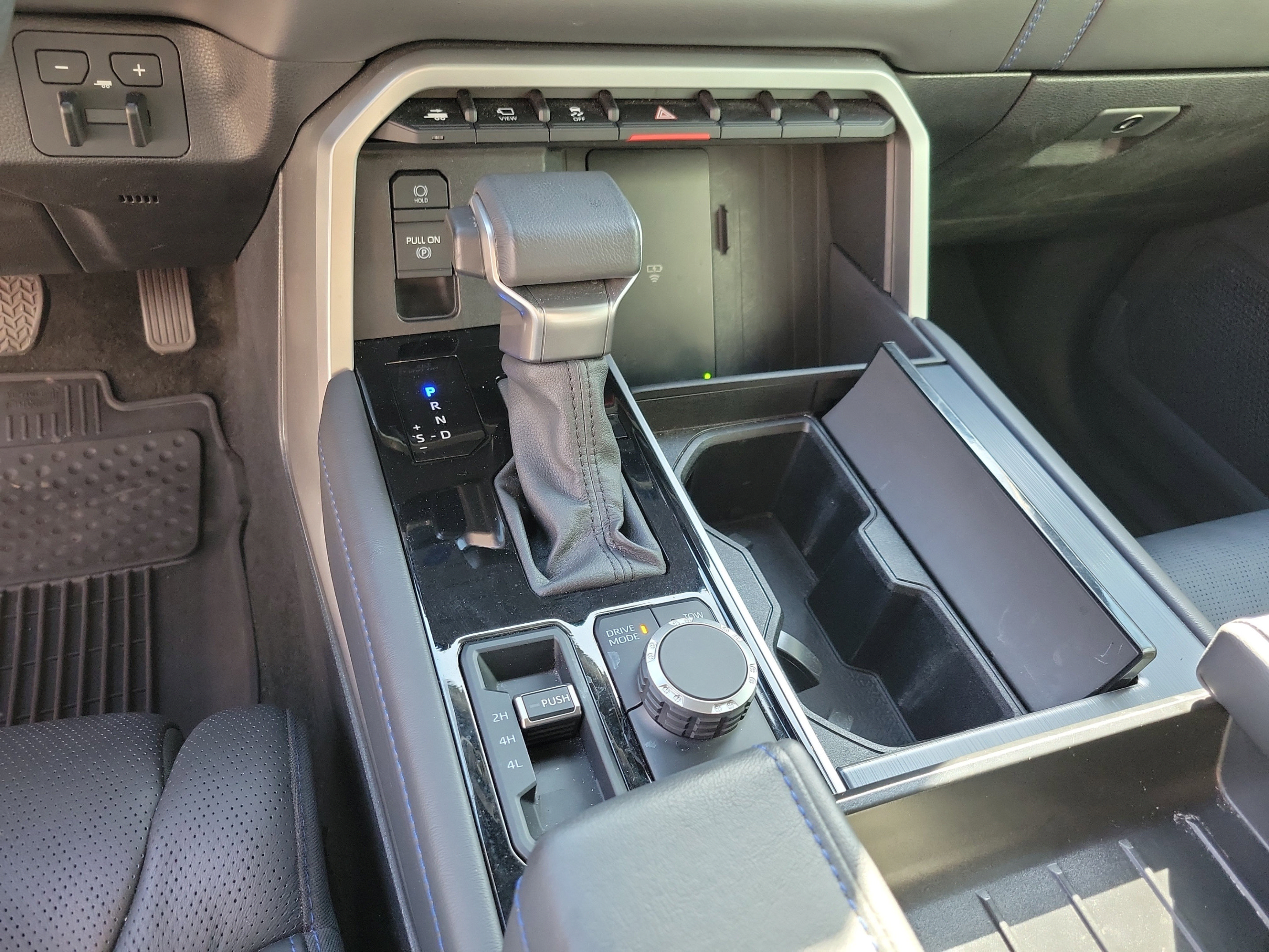 Certified 2025 Toyota Sequoia Platinum AWD/4WD image 6