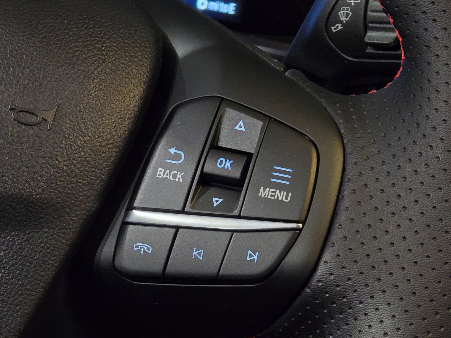 New 2025 Ford Escape ST-Line w/ Tech Pack #1 image 28