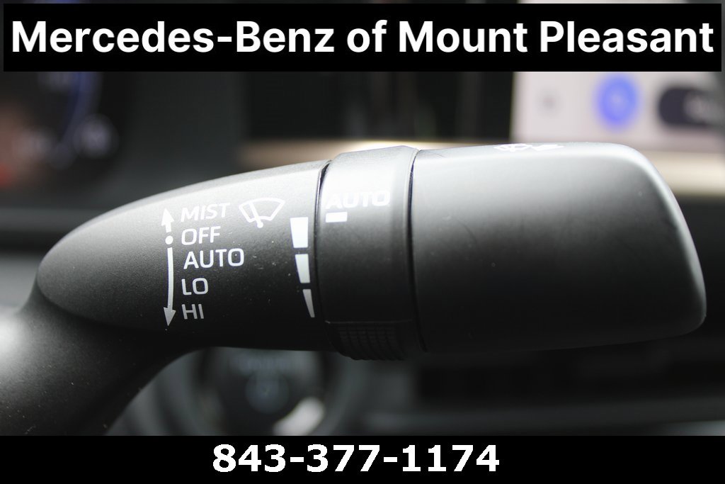 Used 2023 Toyota Crown Limited image 32