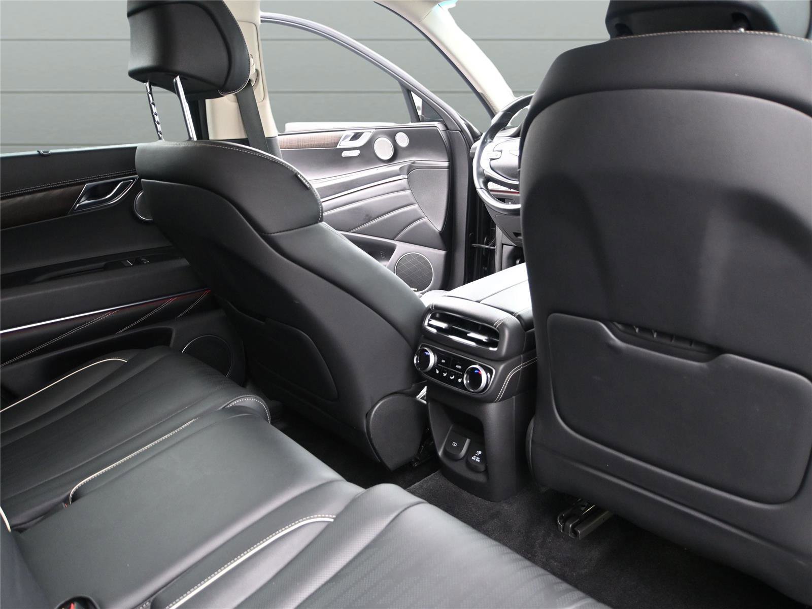 Used 2023 Genesis GV80 2.5T w/ Prestige Package image 24