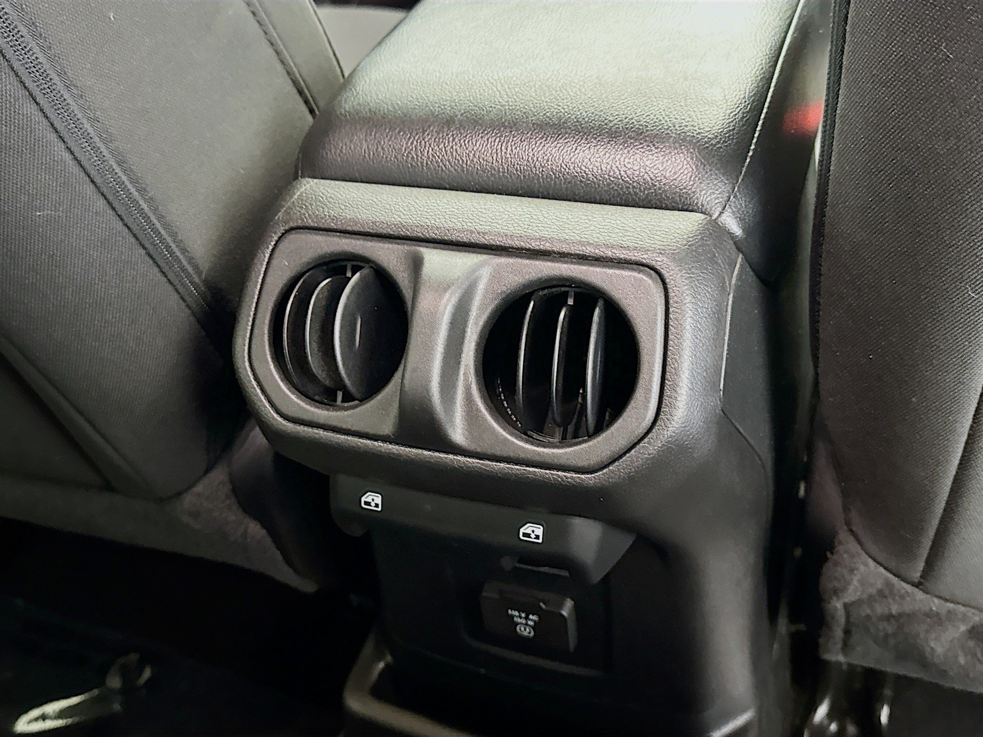 Used 2023 Jeep Wrangler Unlimited w/ Sun & Screen Package AWD/4WD image 16
