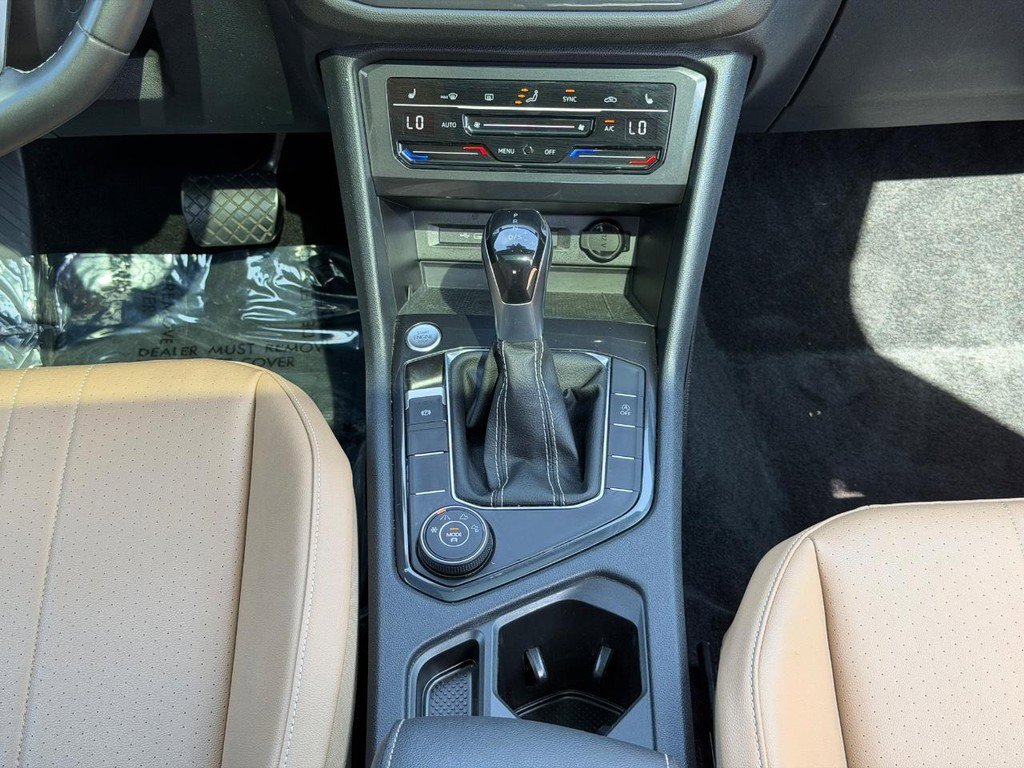 Used 2022 Volkswagen Tiguan SE image 13