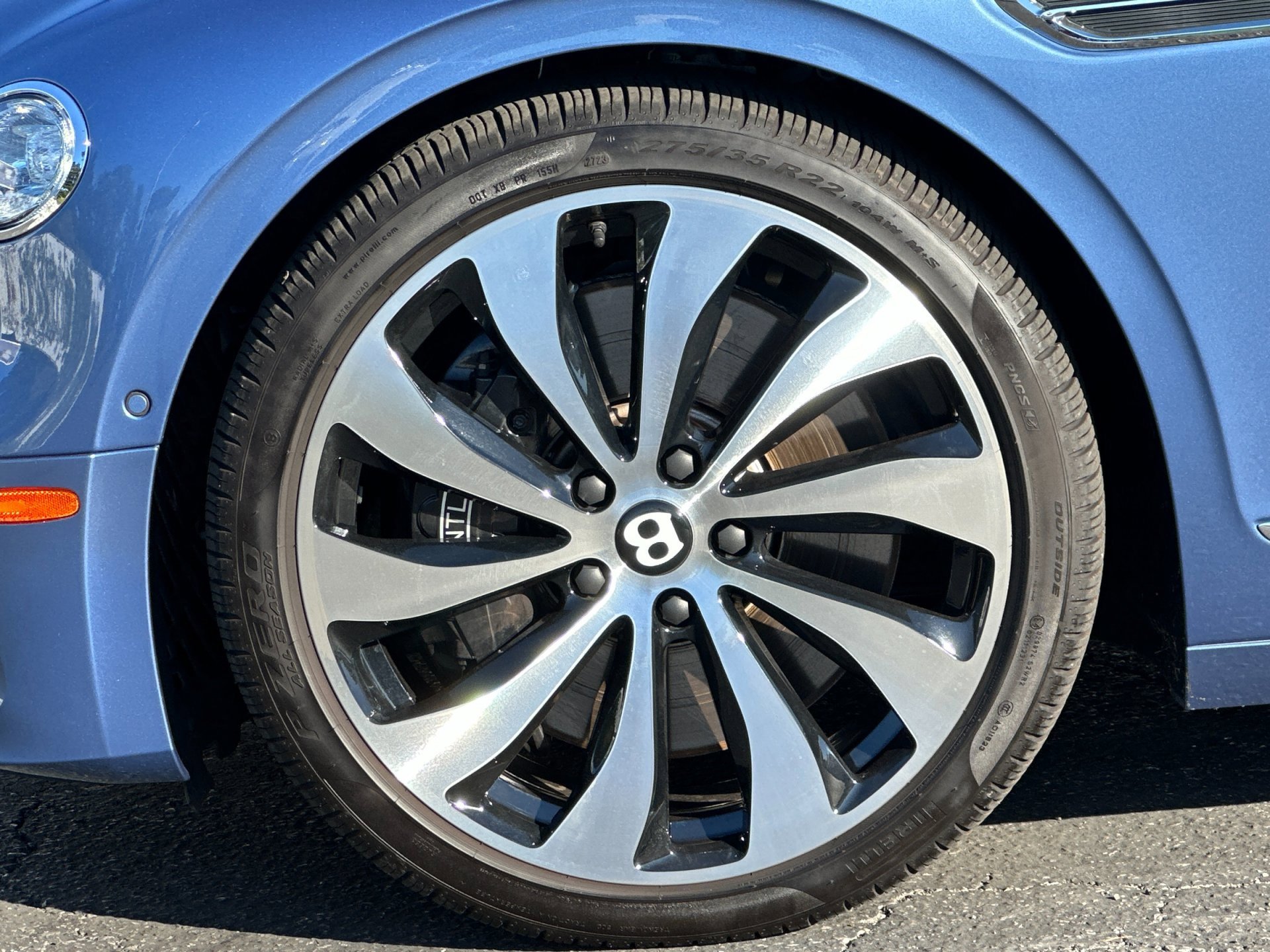 Used 2024 Bentley Flying Spur V8 image 6