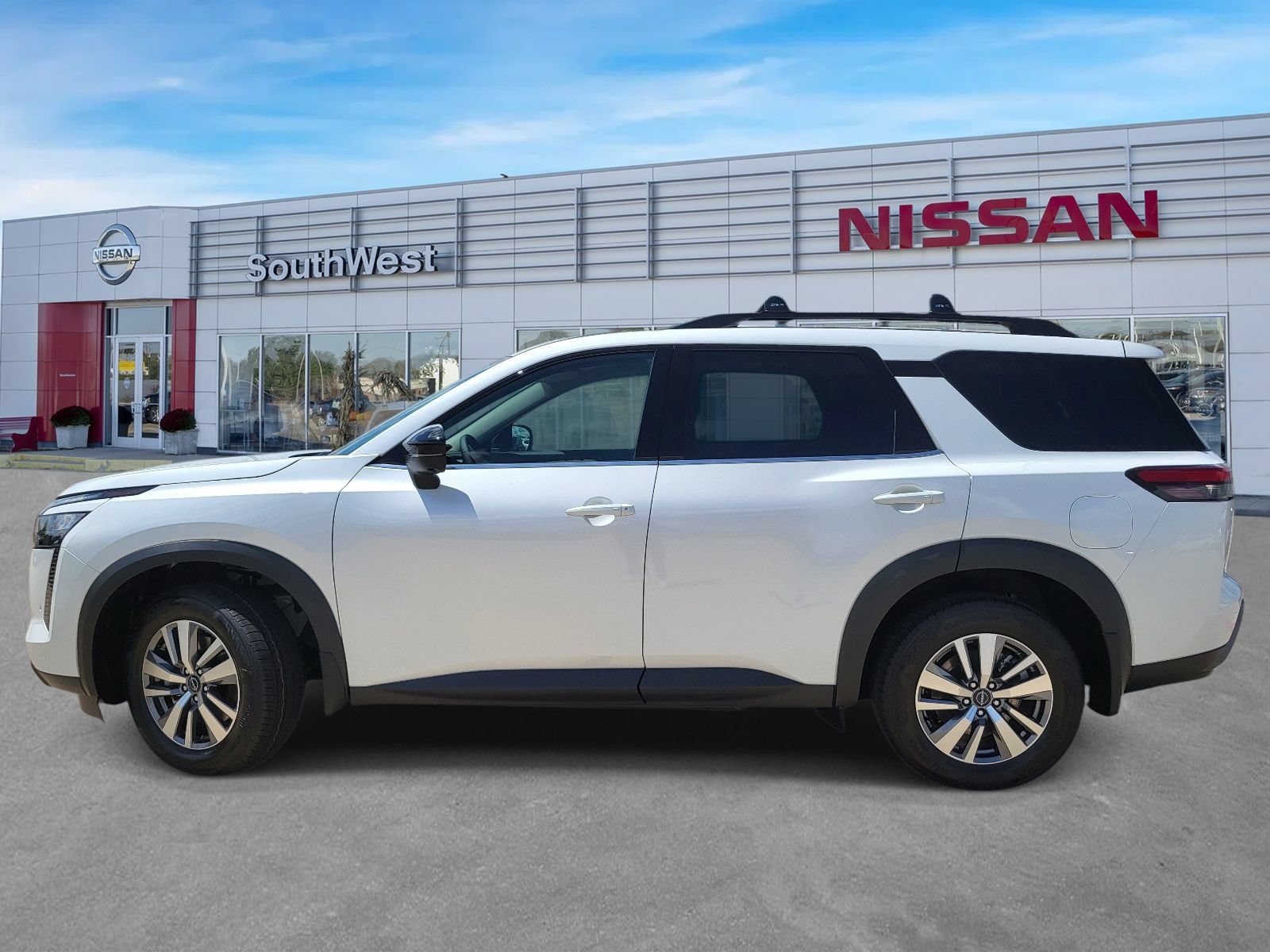 New 2026 Nissan Pathfinder SL FWD image 8