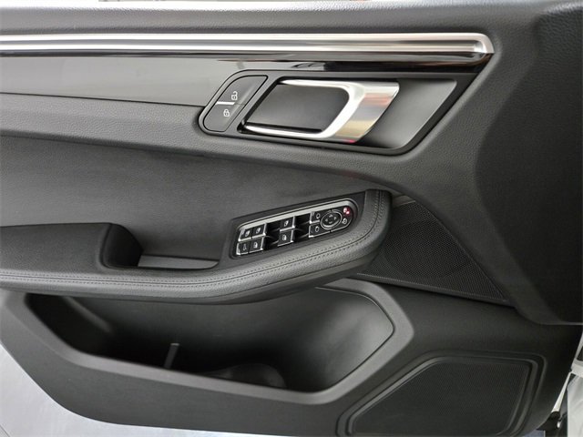 Used 2021 Porsche Macan Base image 29