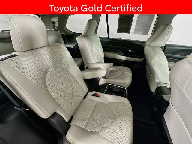 Certified 2024 Toyota Grand Highlander AWD image 31