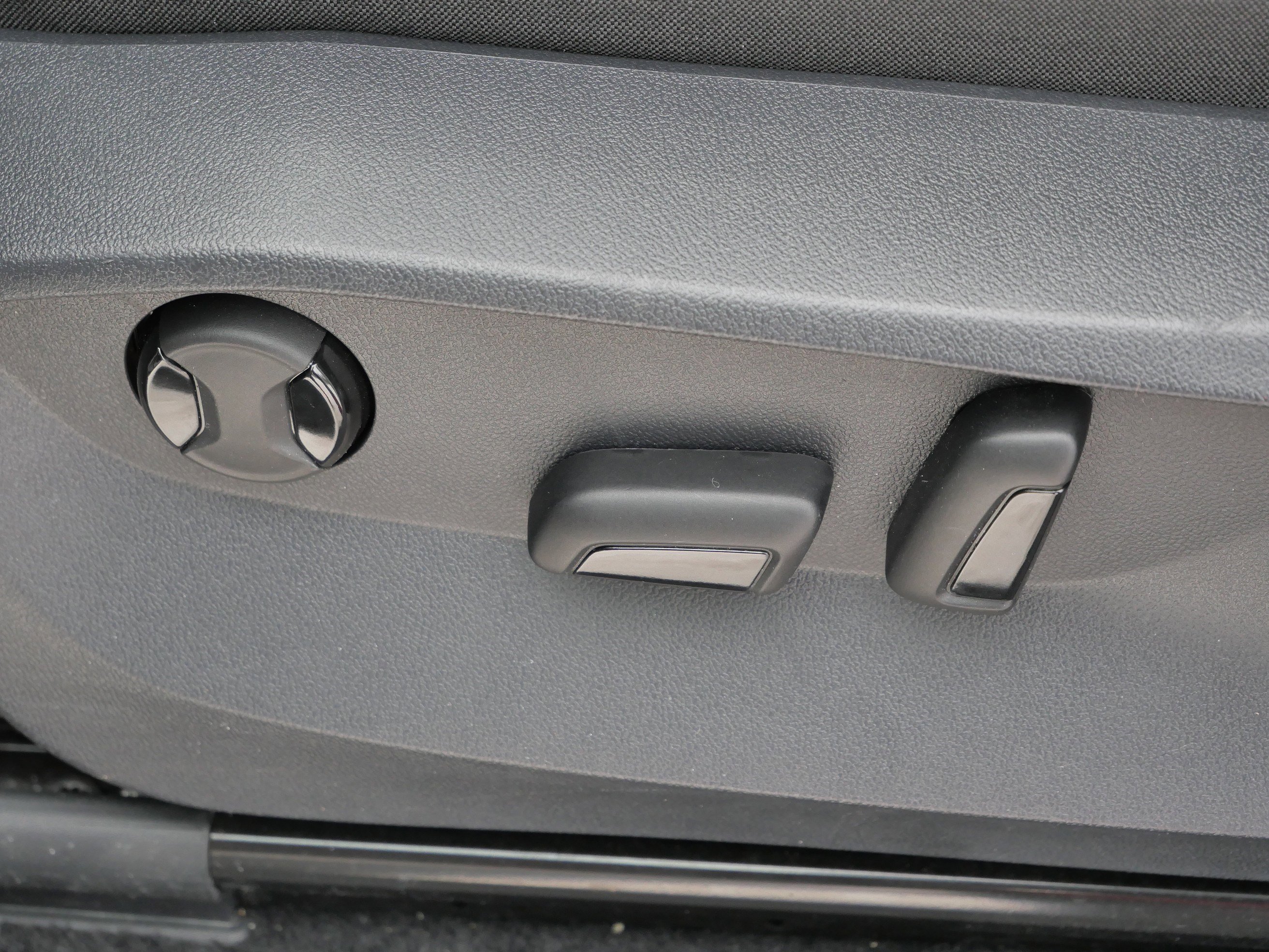 Certified 2022 Volkswagen Tiguan SE image 20