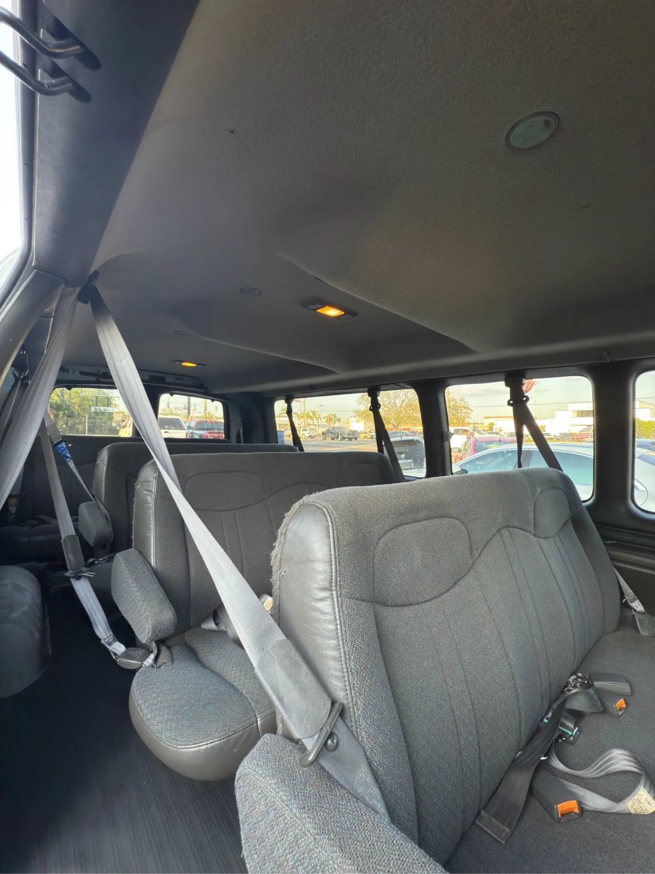 Used 2002 Chevrolet Express 3500 Extended Passenger RWD image 10