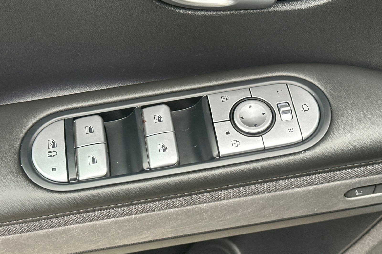 Used 2024 Hyundai Ioniq 5 Limited image 12