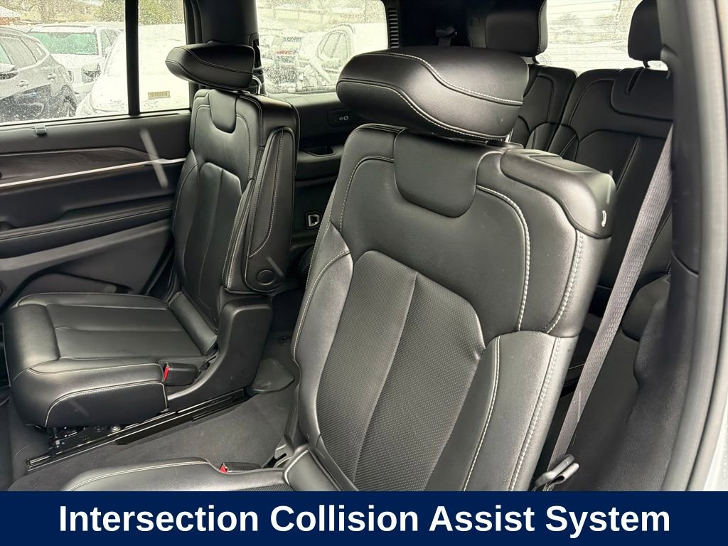 Used 2024 Jeep Grand Cherokee L Limited w/ Luxury Tech Group II image 32