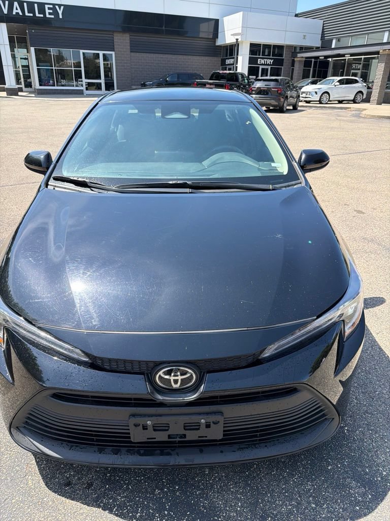 Used 2024 Toyota Corolla LE FWD image 2