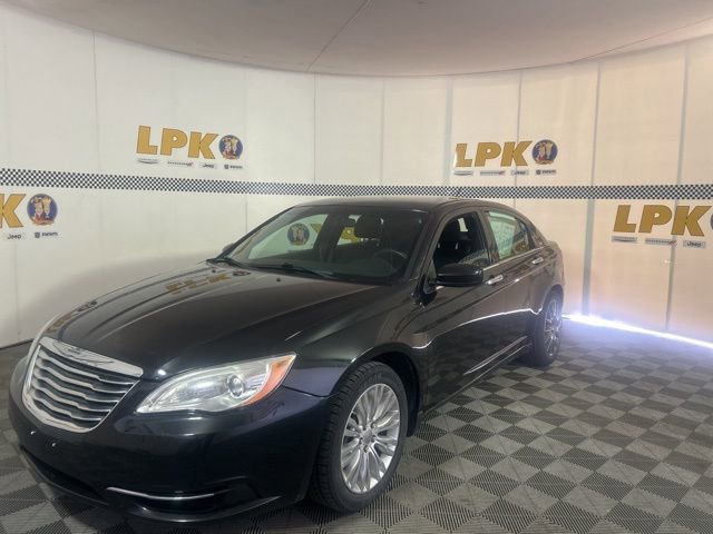 Used 2013 Chrysler 200 LX image 7