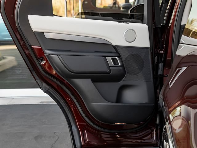 New 2026 Land Rover Discovery Limited Edition AWD/4WD image 26