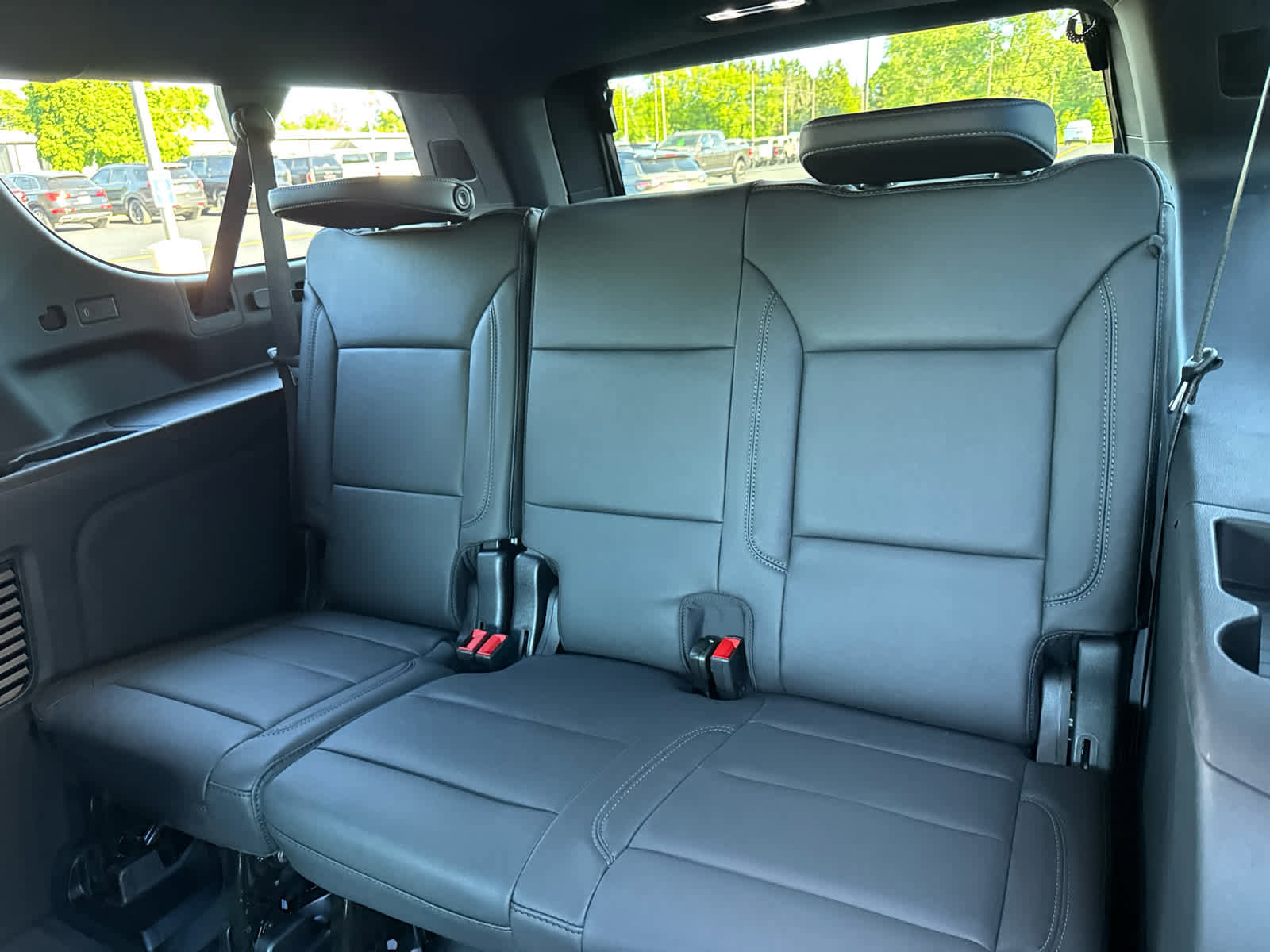 New 2026 Chevrolet Suburban LT w/ Comfort Package AWD/4WD image 19