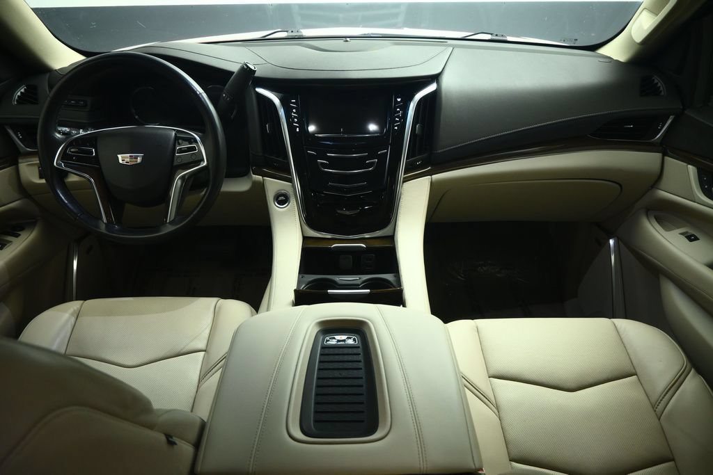 Used 2019 Cadillac Escalade Luxury w/ LPO, Radiant Package AWD/4WD image 35