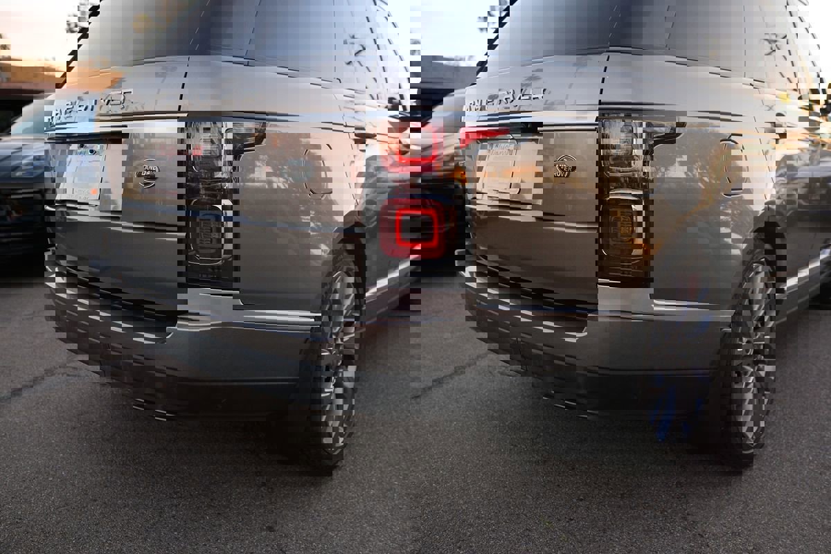 Used 2020 Land Rover Range Rover HSE image 34